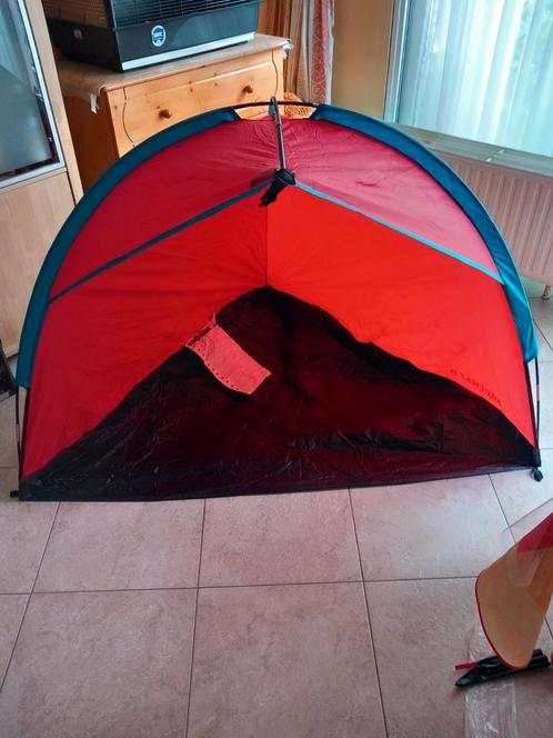 Grote winddichte schuilplaats op het strand of op de camping, Caravans en Kamperen, Windschermen, Zo goed als nieuw, Ophalen