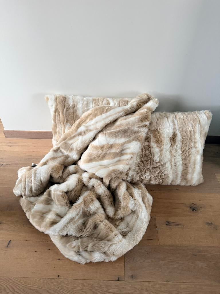 Riverdale luxe faux fur set – 2 kussen 70x45 + deken 120x160, Maison & Meubles, Accessoires pour la Maison | Plaids & Couvertures