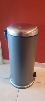 Vuilbak/ afvalbak 30 liter, Ophalen, Gebruikt, Met pedaal, 50 tot 75 cm