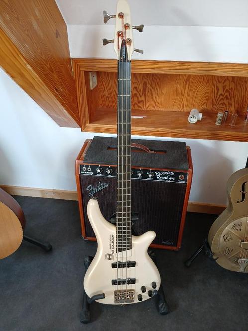Vintage MIJ bascollectie uit 1985, Muziek en Instrumenten, Snaarinstrumenten | Gitaren | Bas, Gebruikt, Elektrisch, Ophalen