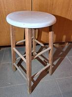 vintage houten hoge kruk, Huis en Inrichting, Barkrukken, Ophalen, Gebruikt, 60 tot 90 cm, 1 kruk