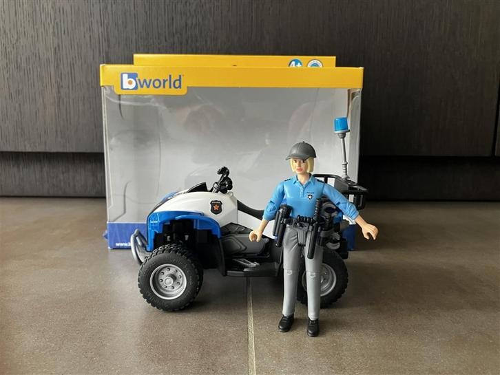Bruder 63010 Bworld Politie Quad met Agente, Enfants & Bébés, Jouets | Véhicules en jouets, Comme neuf, Enlèvement