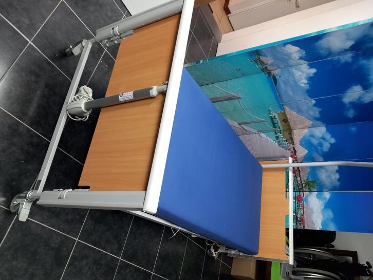 Hooglaag bed +sponden, Diversen, Verpleegmiddelen, Gebruikt, Ophalen