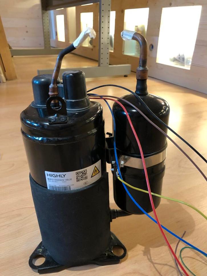 Hitachi Highly Constant-speed Rotary Compressor Warmtepomp, Doe-het-zelf en Bouw, Chauffageketels en Boilers, Zo goed als nieuw