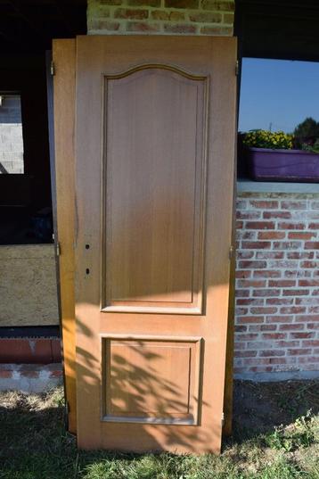 2 eiken fineer binnendeuren beschikbaar voor biedingen