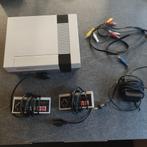 Nintendo NES complète avec câbles, testée et fonctionnelle (, Envoi, Utilisé, Avec 2 manettes