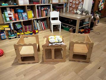 3 tabourets se transformant en petite table Prix pour les 3 beschikbaar voor biedingen