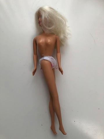 Barbiepop beschikbaar voor biedingen