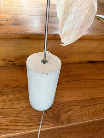 Pied lampe Ingo Maurer beschikbaar voor biedingen