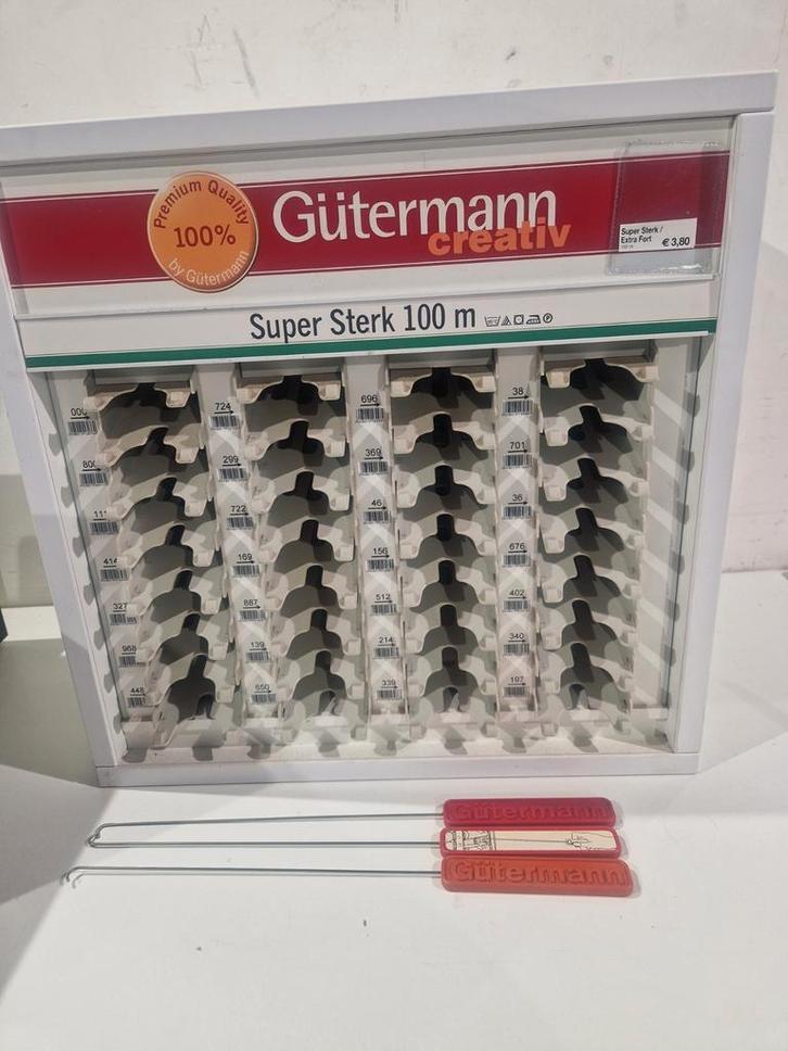 Gütermann opbergkast naaigaren
En bijhorende haken, Hobby en Vrije tijd, Naaien en Fournituren, Zo goed als nieuw, Ophalen of Verzenden