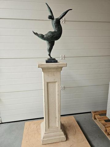 Bronzen mollige dame samen met zuil spotprijs! 1,60 m hoog! beschikbaar voor biedingen