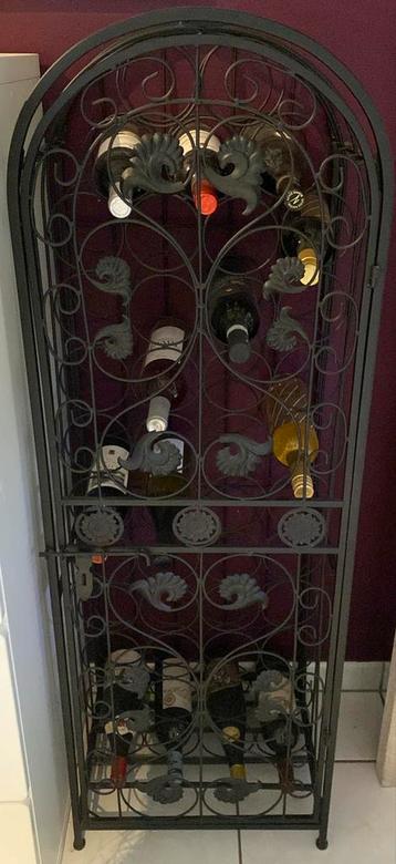 Ijzeren wijnrek excl. wijnen beschikbaar voor biedingen