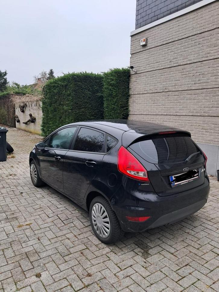 Ford Fiesta noire, Autos, Ford, Fiësta, ABS, Airbags, Air conditionné, Bluetooth, Verrouillage central, Vitres électriques, Radio
