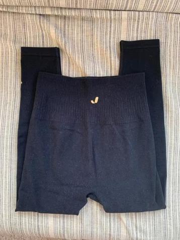 Winter sport collan of legging maat M - beschikbaar voor biedingen