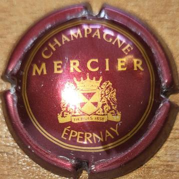 Champagnecapsule MERCIER Bordeauxrood & mat goud nr 26a