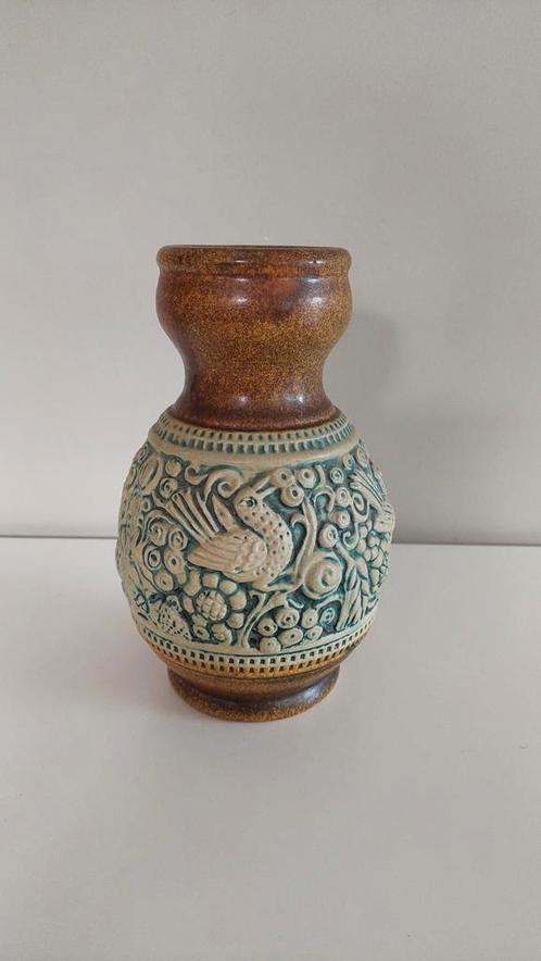 Prachtig Dumler & Breiden vaasje met decor in relief, Antiek en Kunst, Antiek | Vazen, Ophalen of Verzenden