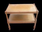 Table d'appoint vintage sur roulettes, Comme neuf, Enlèvement, 75 cm ou plus, Rectangulaire