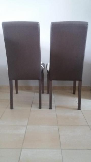 Eetkamer stoelen (2 Stuks) beschikbaar voor biedingen