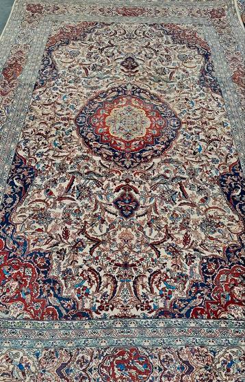 Groot authentiek groot handgeknoopt Perzisch tapijt 