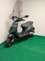Piaggio zip 2017 snor (nl kenteken), Fietsen en Brommers, Ophalen, Zo goed als nieuw, Piaggio