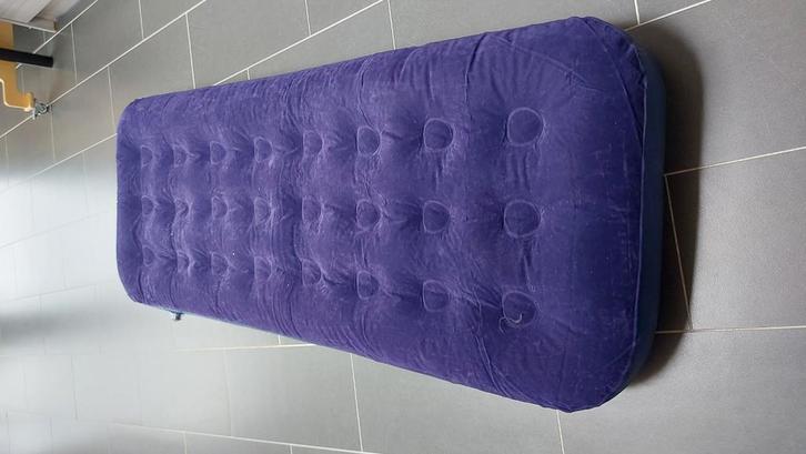 Luchtmatras 15 cm dik, Caravans en Kamperen, Luchtbedden, Zo goed als nieuw, Ophalen