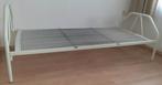 Eenpersoonsbed (90 x 200) incl matras + matrasbeschermer, Huis en Inrichting, Slaapkamer | Bedden, Ophalen, Gebruikt, Eenpersoons