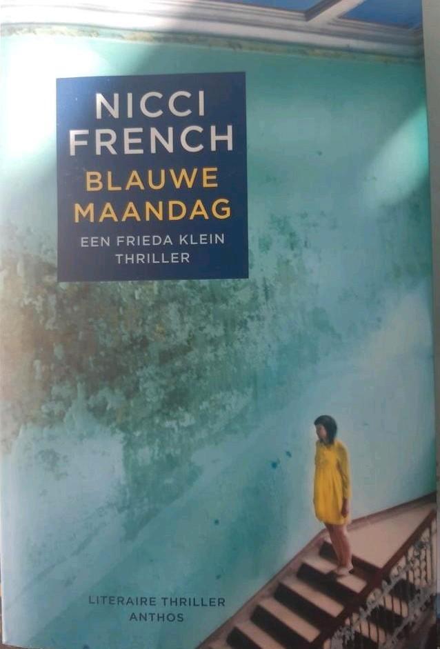 Nicci French - Blauwe maandag, Boeken, Thrillers, Gelezen, Ophalen of Verzenden