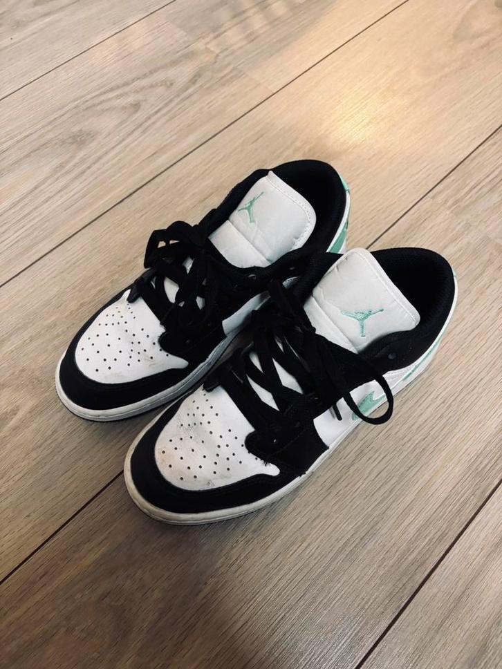 BASKET NIKE AIR JORDAN taille 38, Sport en Fitness, Basketbal, Ophalen