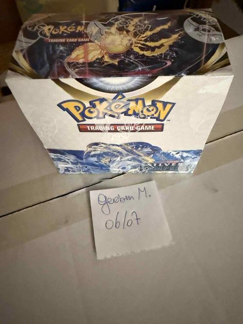 Silver Tempest Boosterbox, Hobby en Vrije tijd, Verzamelkaartspellen | Pokémon, Nieuw, Boosterbox, Foil, Ophalen of Verzenden