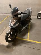Kymco aglity 16 plus a klasse, Fietsen en Brommers, Ophalen, Zo goed als nieuw