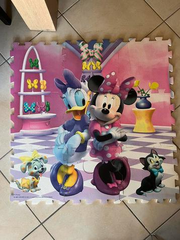 Tapis mousse Disney +/- 1m2 à donner disponible aux enchères