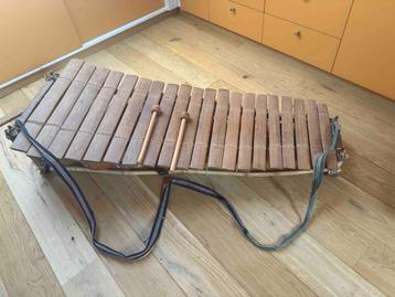 Pentatonische balafoon beschikbaar voor biedingen