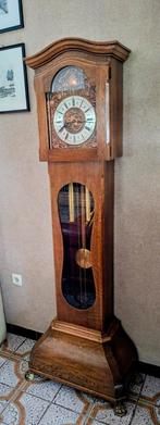 Horloge sur pied en chêne, Enlèvement