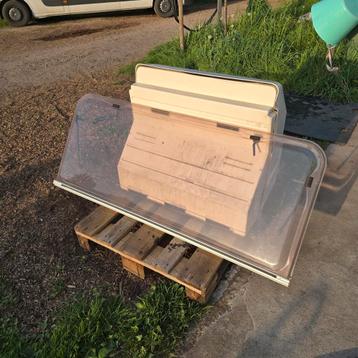 Caravan raam deur disselbak chassis wisselstukken foodtruck  beschikbaar voor biedingen