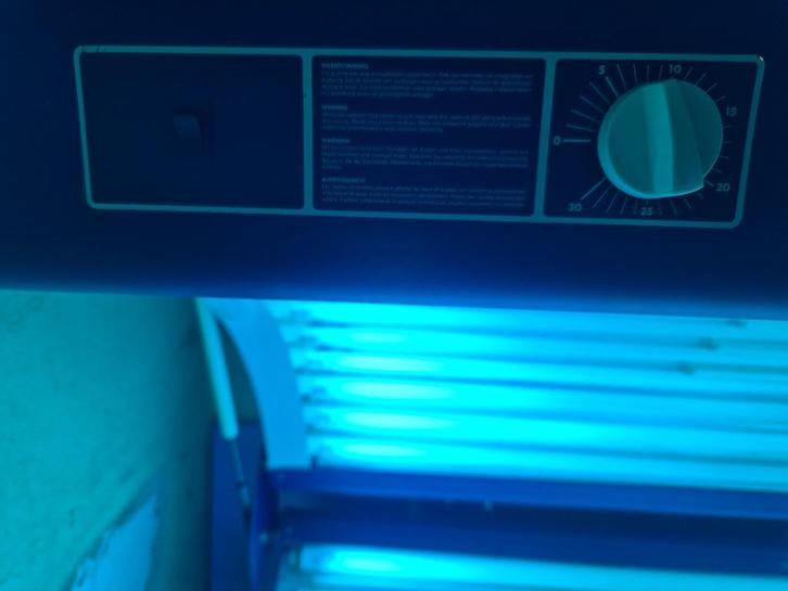 zonnebank, Elektronische apparatuur, Zonnebanken en Gezichtsbruiners, Zo goed als nieuw, Zonnebank dubbelzijdig, 15 lampen of meer