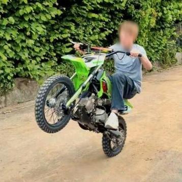 125cc Rfz Smx Groen semi-auto beschikbaar voor biedingen