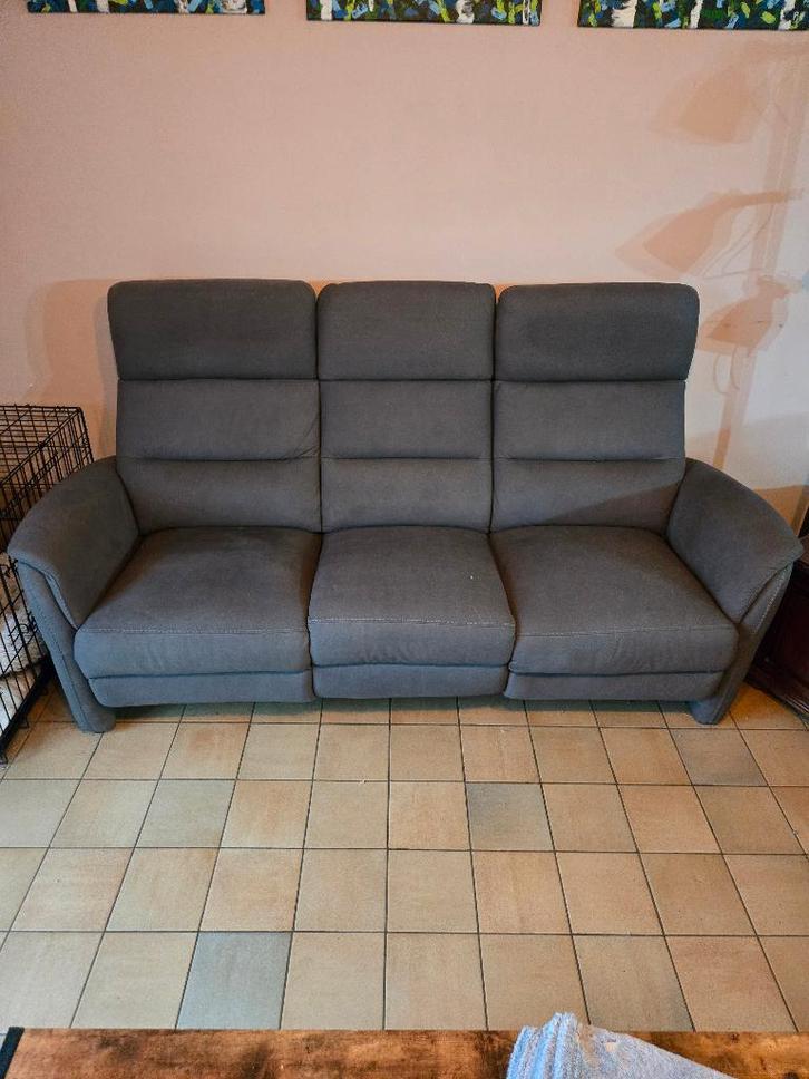 Un divan trois places., Maison & Meubles, Canapés | Salons, Comme neuf, Banc droit, Trois personnes, 150 à 200 cm, 75 à 100 cm