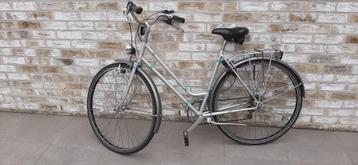 Damesfiets studentenfiets kotfiets stationsfiets Stadsfiets beschikbaar voor biedingen
