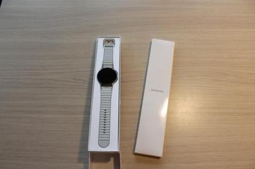 Montre connectée neuve Samsung Galaxy Watch 7 (44mm Silver) beschikbaar voor biedingen