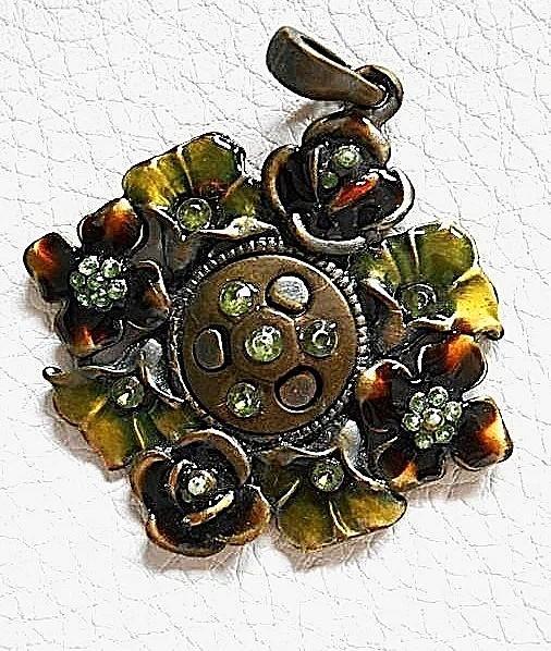 Pendentif tout en relief sur les teintes vertes, Bijoux, Sacs & Beauté, Pendentifs, Neuf, Vert, Enlèvement ou Envoi