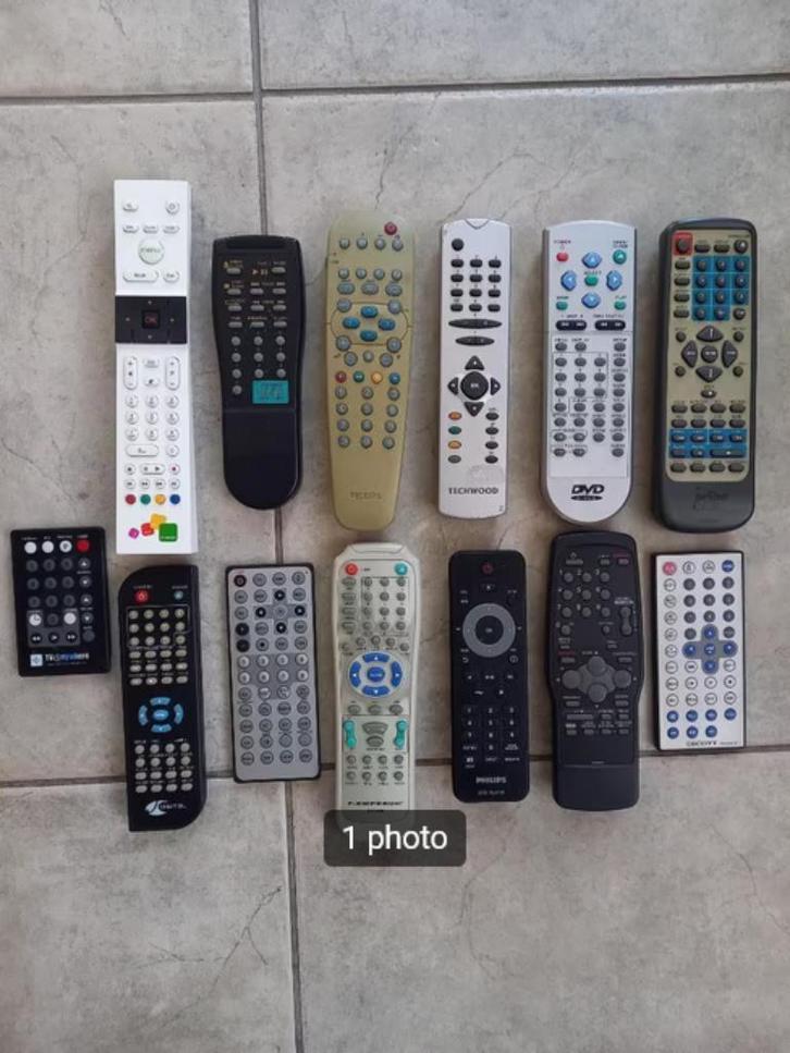 a vendre un lot de 13 télécommandes TV vidéo et DVD, Audio, Tv en Foto, Afstandsbedieningen, Gebruikt, Origineel, Dvd, Receiver of Versterker