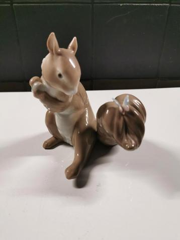A surprise visit. Lladro. Juan Ignacio Atiena. beschikbaar voor biedingen