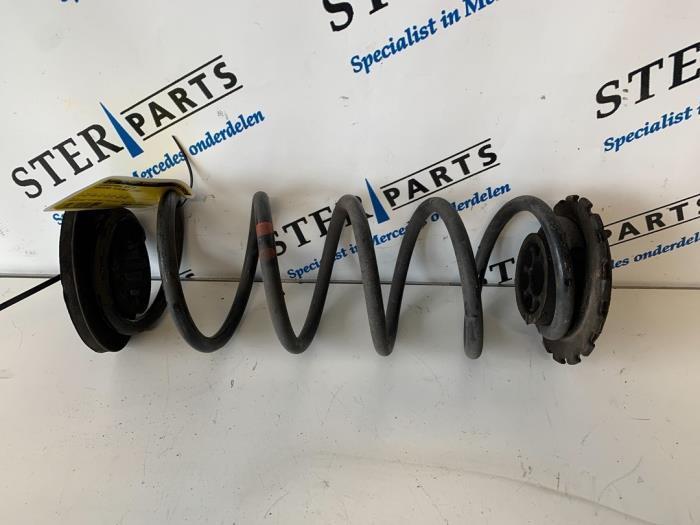 Schroefveer achter van een Mercedes A-Klasse, Auto-onderdelen, Ophanging en Onderstel, Mercedes-Benz, Gebruikt, 3 maanden garantie