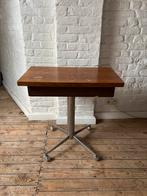 Table on the wheels, Ophalen