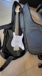 Squier Mini Strat V2 BK IL Bundle 3/4de gitaar, Muziek en Instrumenten, Ophalen, Zo goed als nieuw