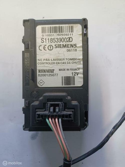 Kaartlezer origineel Renault kaart niet herkend 8200125077, Auto-onderdelen, Elektronica en Kabels, Renault, Gebruikt, Ophalen of Verzenden