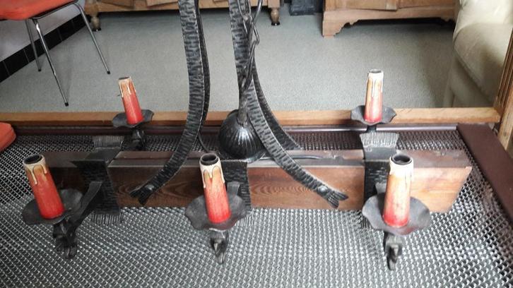 Lustre rustique en bois et fer forgé, Huis en Inrichting, Lampen | Kroonluchters, Gebruikt, Hout, Ophalen