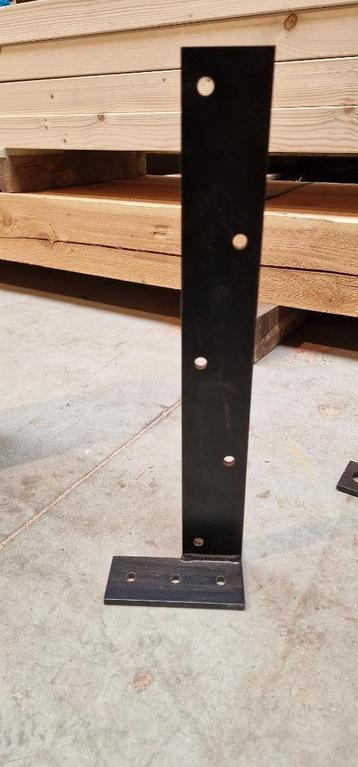 Scharnieren voor tuinpoorten beschikbaar voor biedingen