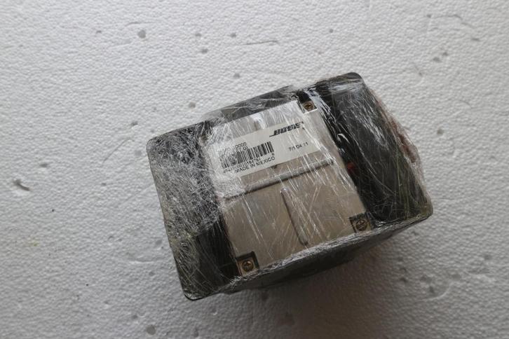 ampli BOSE  ref 28060cd000 SUB NISSAN 350Z, Autos : Pièces & Accessoires, Habitacle & Garnissage, BMW, Honda, Nissan, Enlèvement ou Envoi