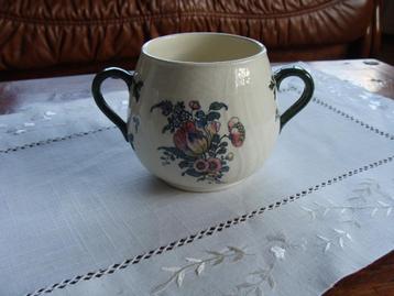 divers modèles d'anciennes tasses mugs, neuf beschikbaar voor biedingen